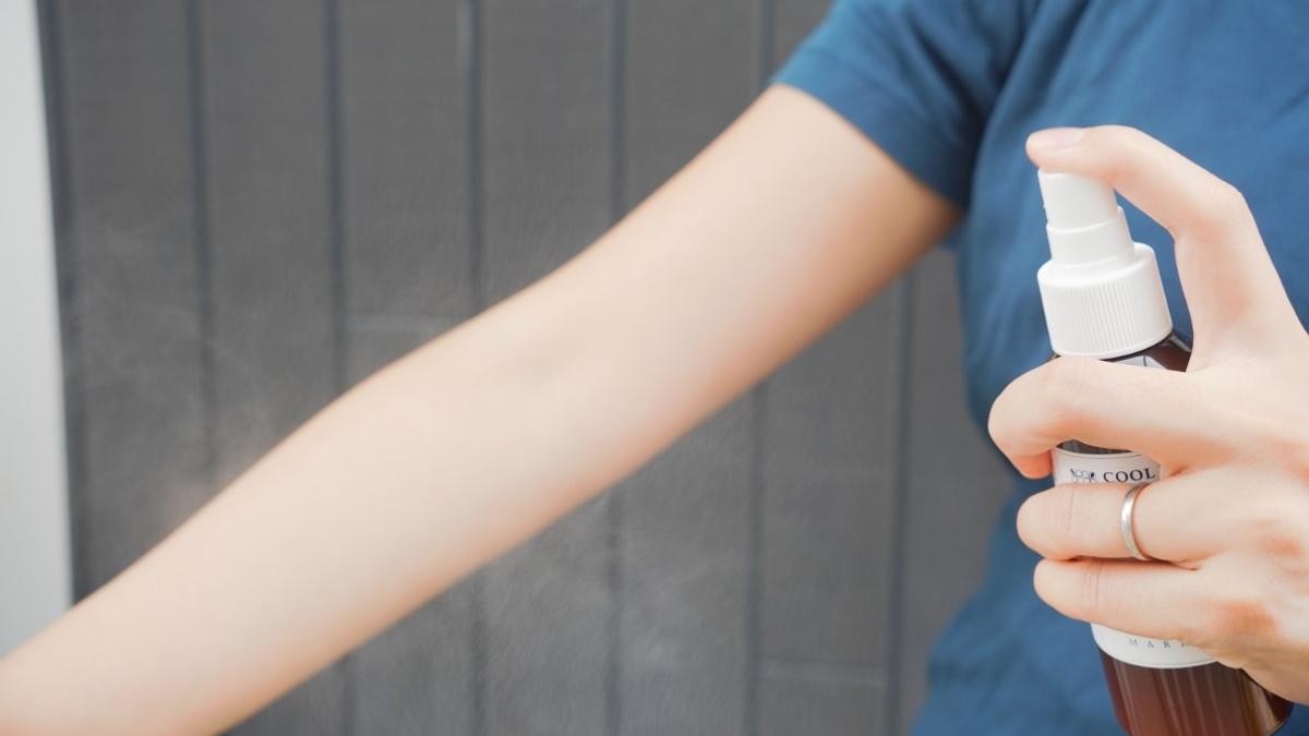 平價版 Aseop!日本 MARKS & WEB 的「COOL BODY HERBAL SPRAY 清涼草本身體噴霧」可有效消除異味和散熱,天然護膚&清爽薄荷香味,是今年夏天的必備單品! 平價版 Aseop!日本 MARKS & WEB 的「COOL BODY HERBAL SPRAY 清涼草本身體噴霧」可有效消除異味和散熱,天然護膚&清爽薄荷香味,是今年夏天的必備單品!