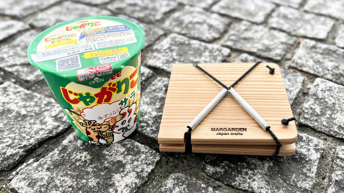 38explore LandNorm コラボ　激レア　マルチミニテーブル スマホの約半分の軽さで、手のひらサイズの木製テーブル。このギミック