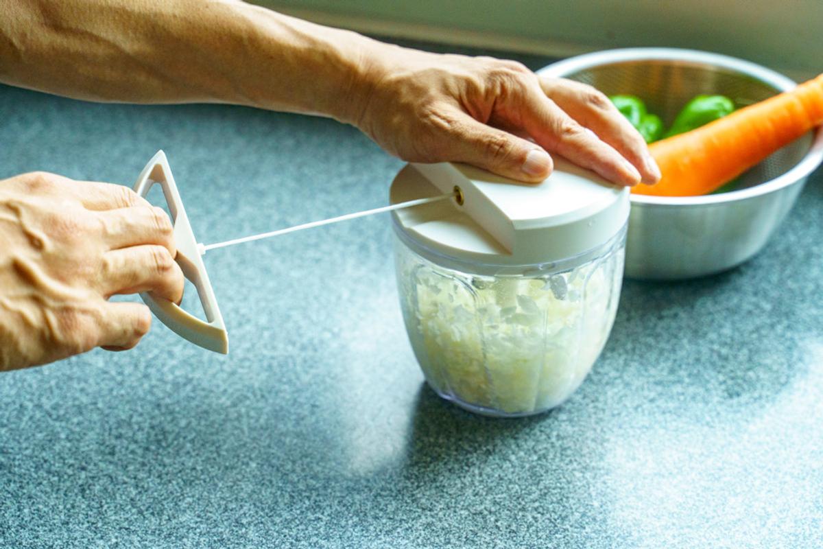 日本無印良品限定!小資必入廚具「手拉式食物切碎器」讓冗長的備料過程變得更輕鬆了 日本無印良品限定!小資必入廚具「手拉式食物切碎器」讓冗長的備料過程變得更輕鬆了