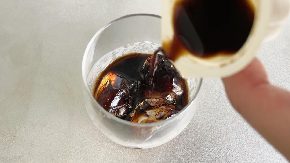 日本7-11「無糖咖啡球」將美味濃縮!一杯約30日圓即可享用冰咖啡,加入牛奶、冰淇淋隨時隨地迸出新滋味! 日本7-11「無糖咖啡球」將美味濃縮!一杯約30日圓即可享用冰咖啡,加入牛奶、冰淇淋隨時隨地迸出新滋味!