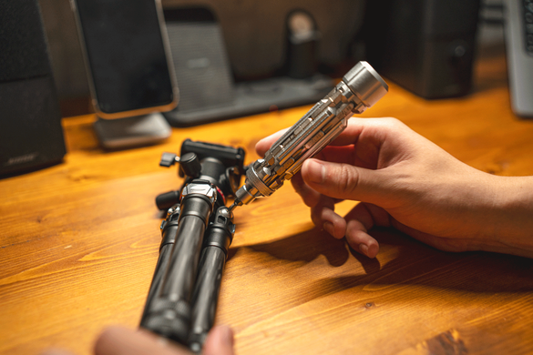 本体に18ビットも内蔵してるんです！ ケース不要のマルチドライバー