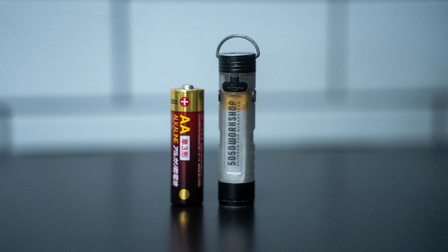 隨時隨地都能攜帶的「迷你多功能燈」!體積比AA電池小,萬一有緊急狀況時也不會慌亂 隨時隨地都能攜帶的「迷你多功能燈」!體積比AA電池小,萬一有緊急狀況時也不會慌亂