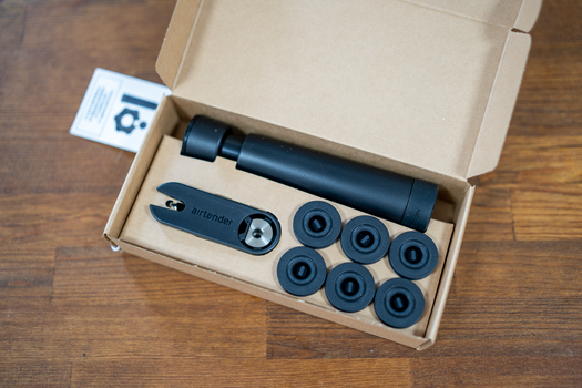 簡単ひと手間で空き瓶が真空保存容器に変身！ コーヒーやワインの保存