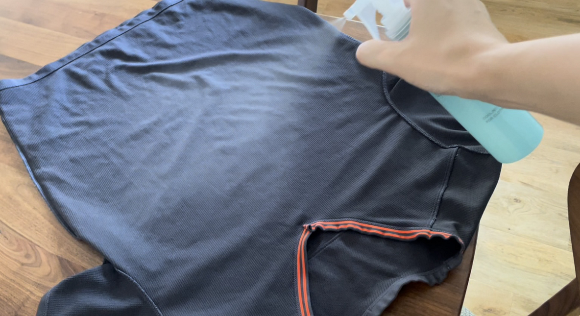 無印良品 「服の上から使う ひんやりミスト」 服にかける