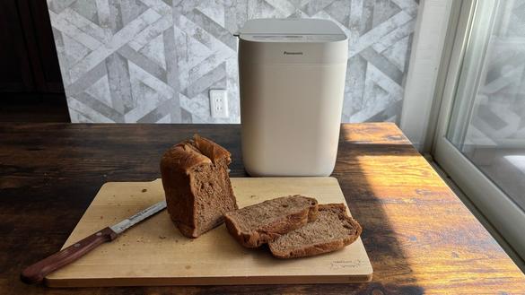 0.6斤のミニ食パンが焼けるなんて！パナソニックのホームベーカリーを1カ月使ってわかったこと | ROOMIE（ルーミー） パナソニック ホームベーカリー
