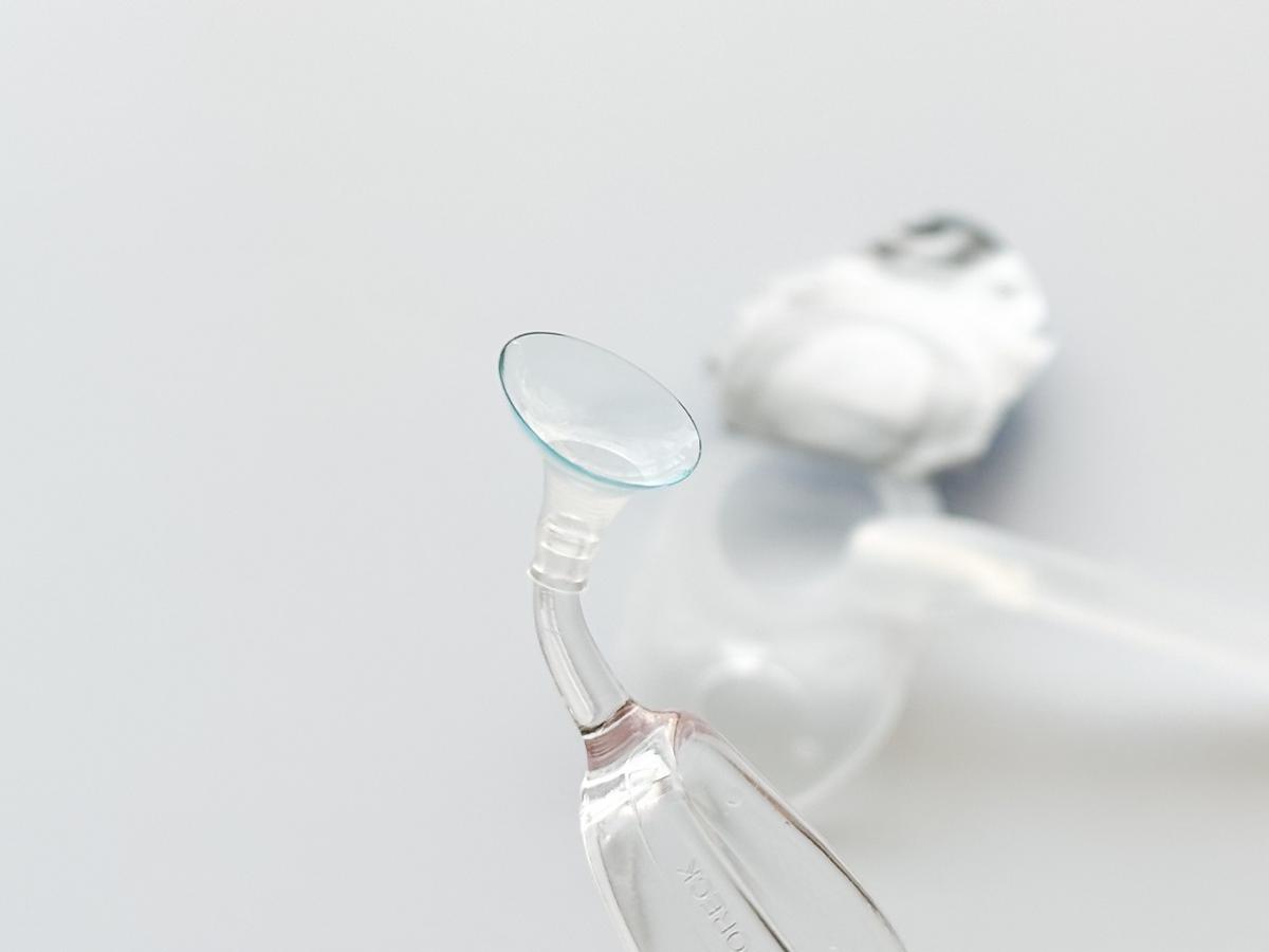 コンタクト専用器具meruruの使い方(装着)