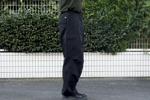 THE NORTH FACEの「ドライな肌触りのカーゴパンツ」は、3シーズン活躍 