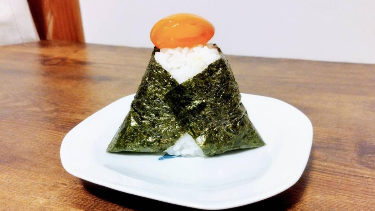 不髒手、30 秒就能做出專賣店等級的「究極飯糰」!連醬油漬蛋黃也能輕鬆製作的模具組真是太方便了…… 不髒手、30 秒就能做出專賣店等級的「究極飯糰」!連醬油漬蛋黃也能輕鬆製作的模具組真是太方便了……