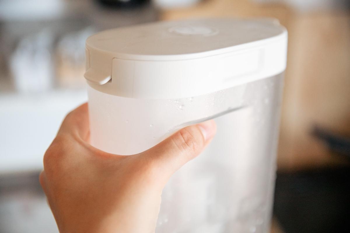 夏天每天喝更多水的關鍵!MUJI 壓克力濾水壺讓「加水」這件事變簡單 夏天每天喝更多水的關鍵!MUJI 壓克力濾水壺讓「加水」這件事變簡單