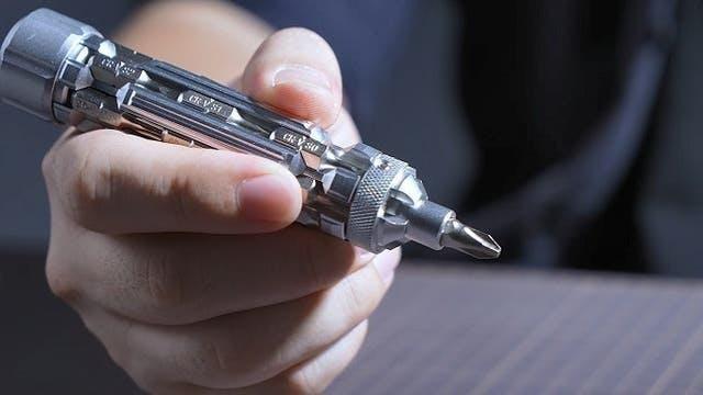 18ビット本体内蔵だからとっても省スペース。マルチドライバー