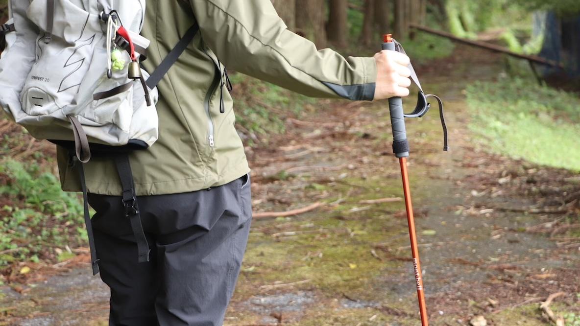 モンベルの超軽量で折り畳みもできちゃう「フォールディングポール」と一緒に紅葉の登山を満喫！ | ROOMIE（ルーミー）