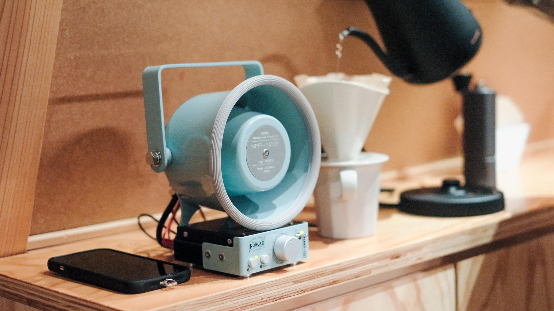 新品未使用 デジタル音が楽器の様な音色になる不思議なスピーカースタンドROCA 新品未使用 デジタル音が楽器の様な音色になる不思議な