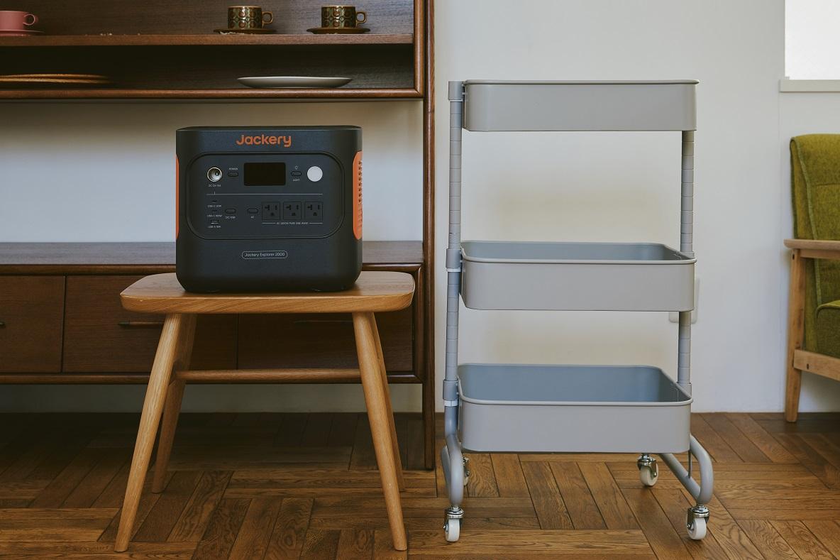 ROOMIEが提案する「大容量ポータブル電源 × キャスター付きワゴン」の
