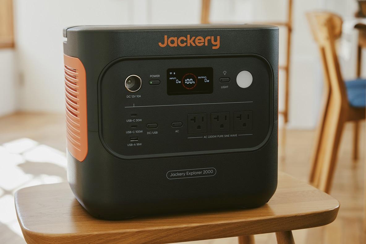 ROOMIEが提案する「大容量ポータブル電源 × キャスター付きワゴン」の