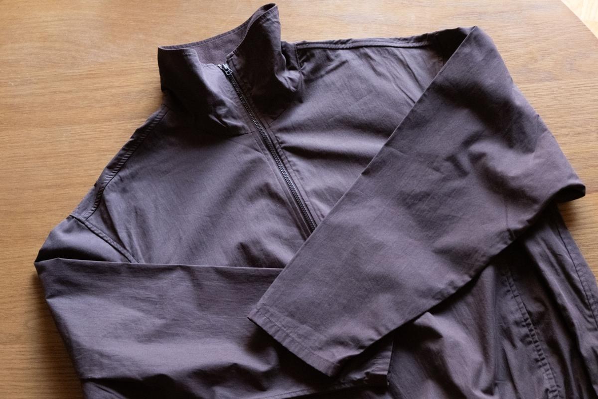 コットンブレンドハーフジップブラウス