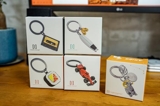 自分の好きなアイテムを持ち歩こう！ 高品質なキーチャームでちょっと 