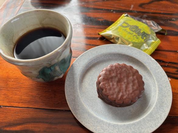 エンゼルパイ or チョコパイ、どっちが好き？【ROOMIEのふつうごはん