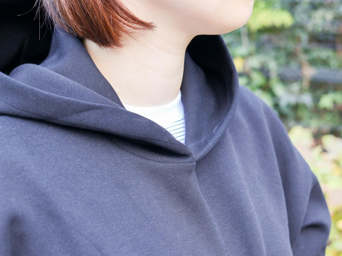 這件 UNIQLO 連帽上衣讓我改觀,寬鬆卻不邋遢,快速出門穿搭神隊友 這件 UNIQLO 連帽上衣讓我改觀,寬鬆卻不邋遢,快速出門穿搭神隊友