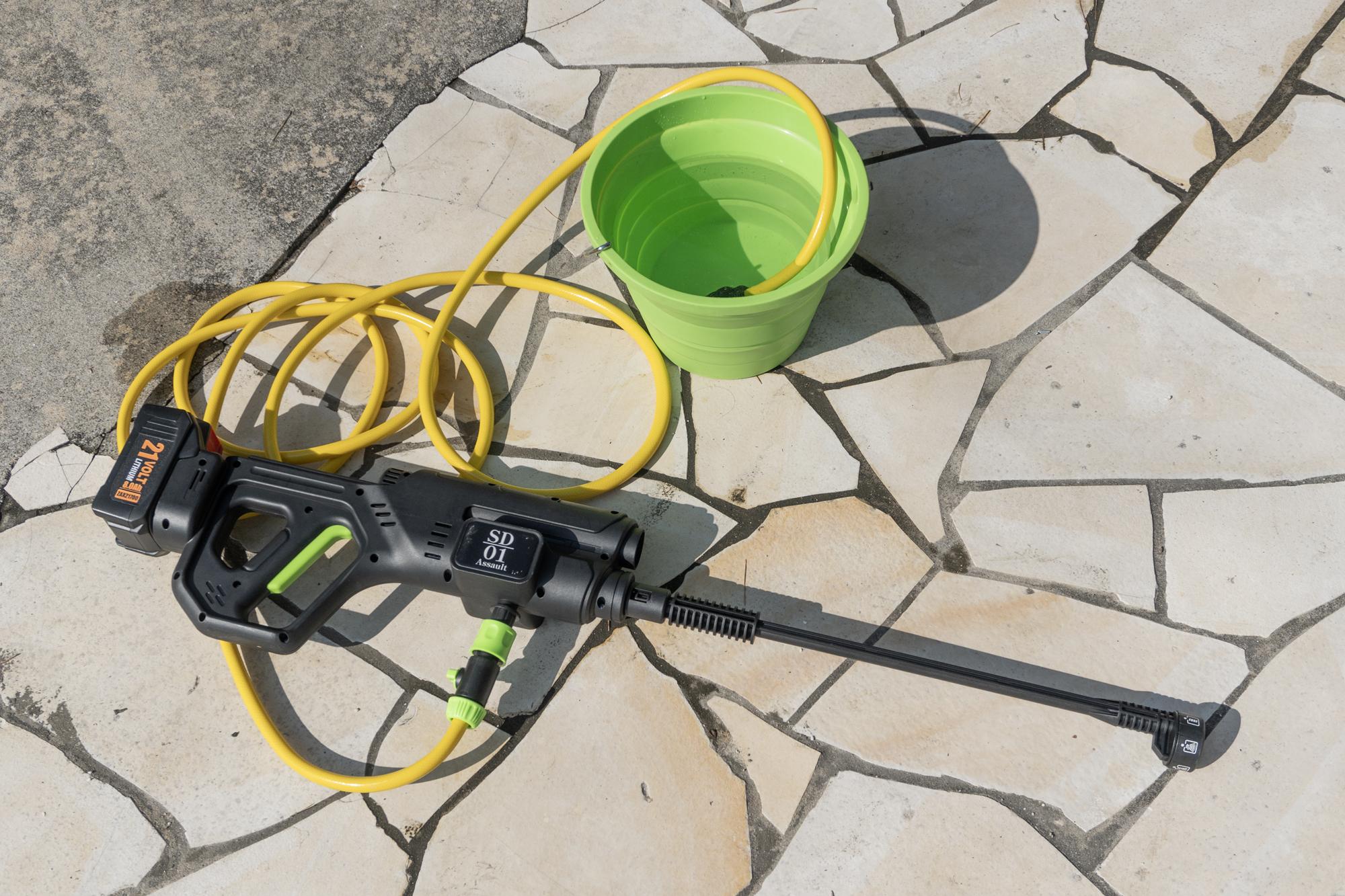 ブロワー付きで洗車や庭掃除もラク！ アサルト銃みたいなイカす