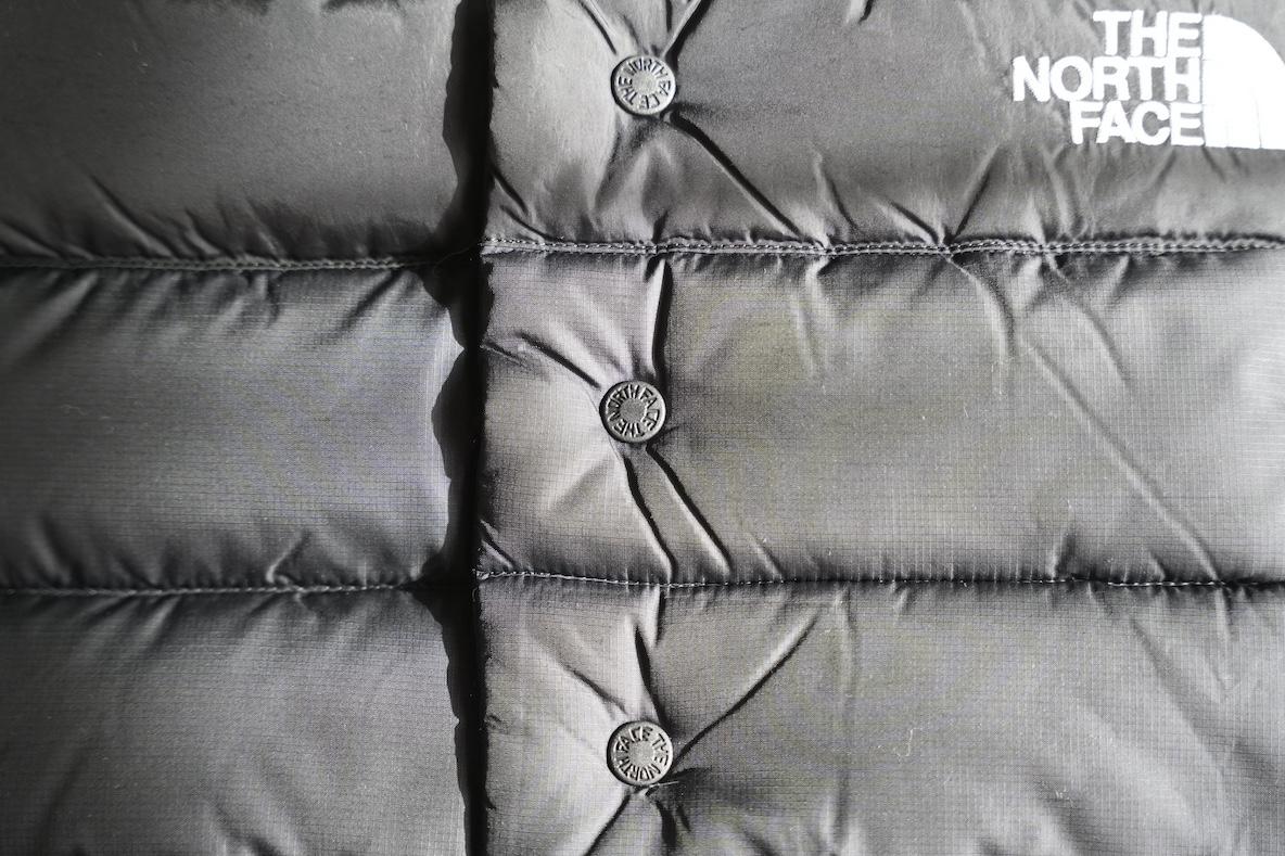 THE NORTH FACEのヌプシネックゲイター。「冬の電車暑いけど外は