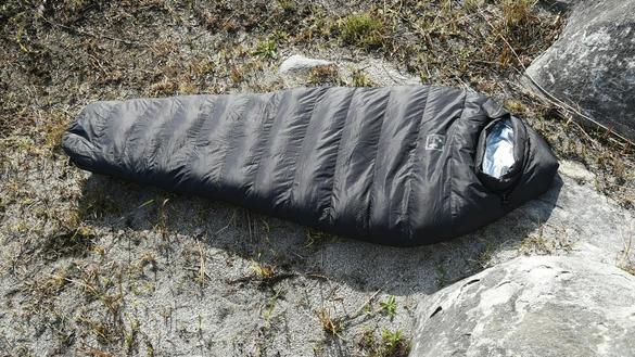 宇宙技術を応用した寝袋。エアロゲル採用の4層構造で寒さ知らずの睡眠
