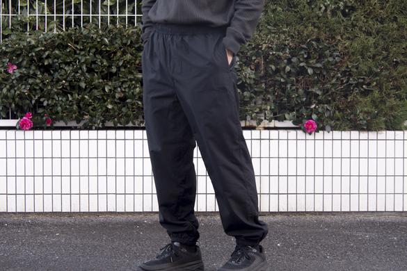 今年の暖パンもう決めた？ THE NORTH FACEの「ノマドパンツ」は、風が 