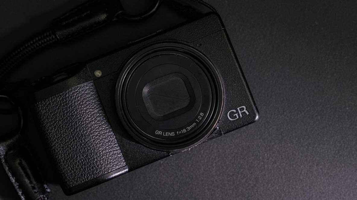 リコーの新作コンデジ｢GR IV｣はいつ発売される？スペックの予想