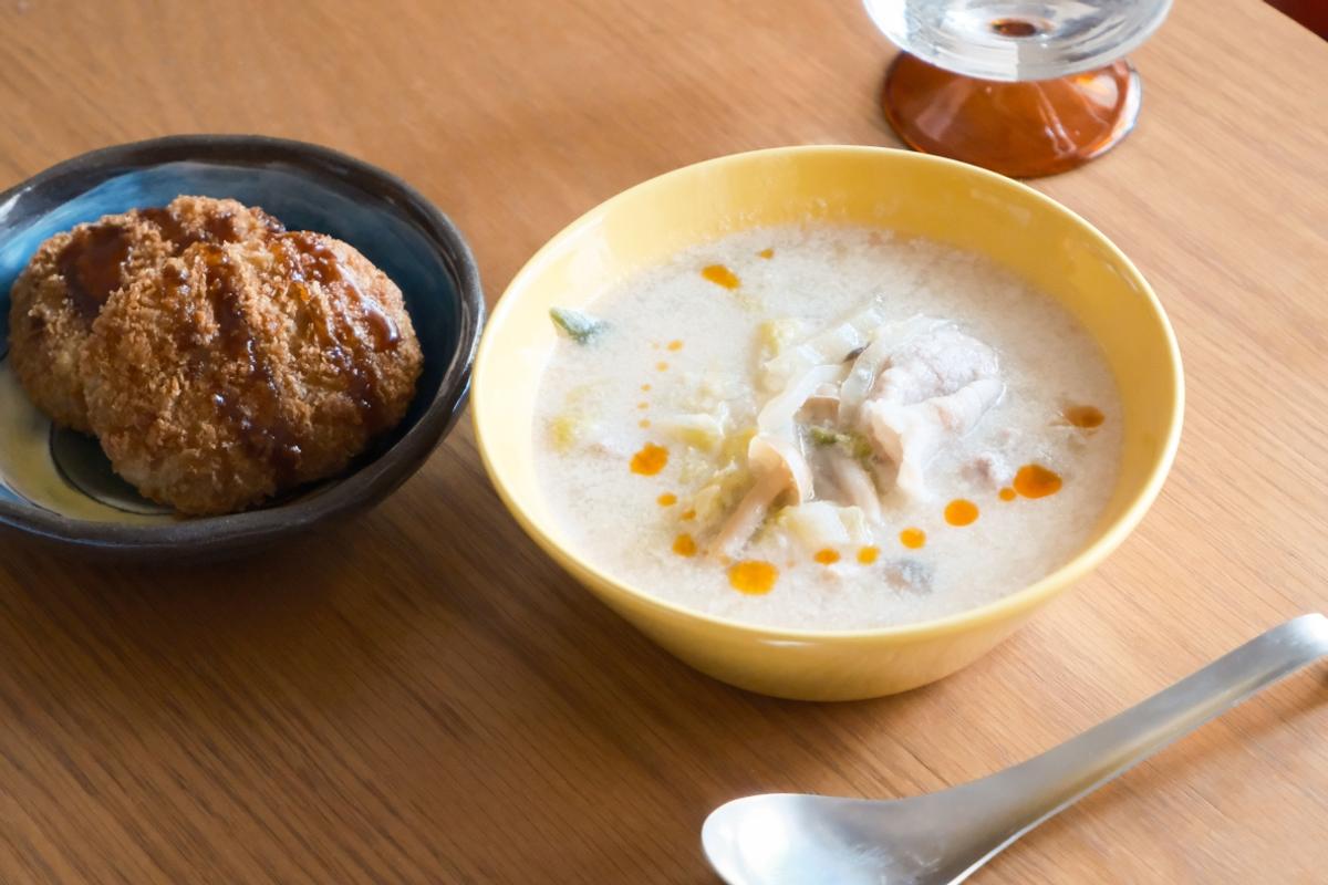 スープ、コロッケ