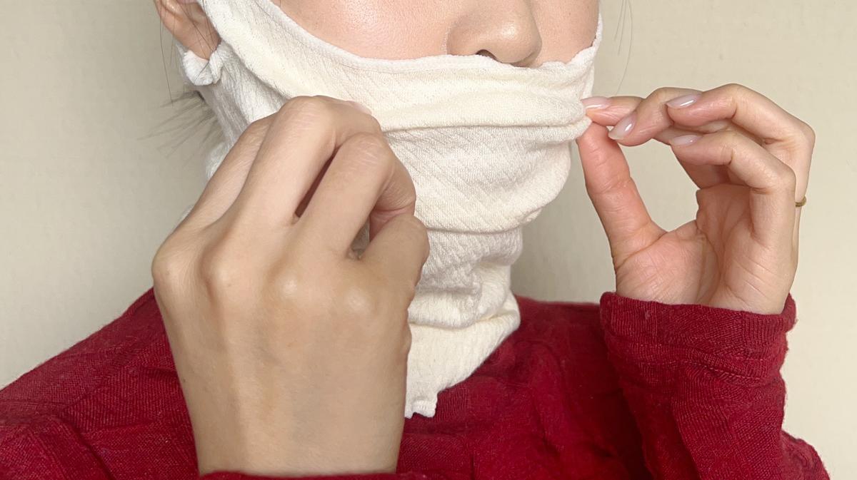 只要戴上「絲綢晚安面罩」,就能防止冬天乾燥而導致喉嚨不適 只要戴上「絲綢晚安面罩」,就能防止冬天乾燥而導致喉嚨不適