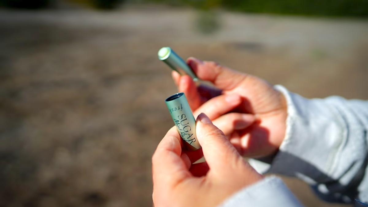 潤唇膏中的王者!Fresh「Sugar 黃糖潤色護唇膏」不頻繁補塗也能全天滋潤 潤唇膏中的王者!Fresh「Sugar 黃糖潤色護唇膏」不頻繁補塗也能全天滋潤
