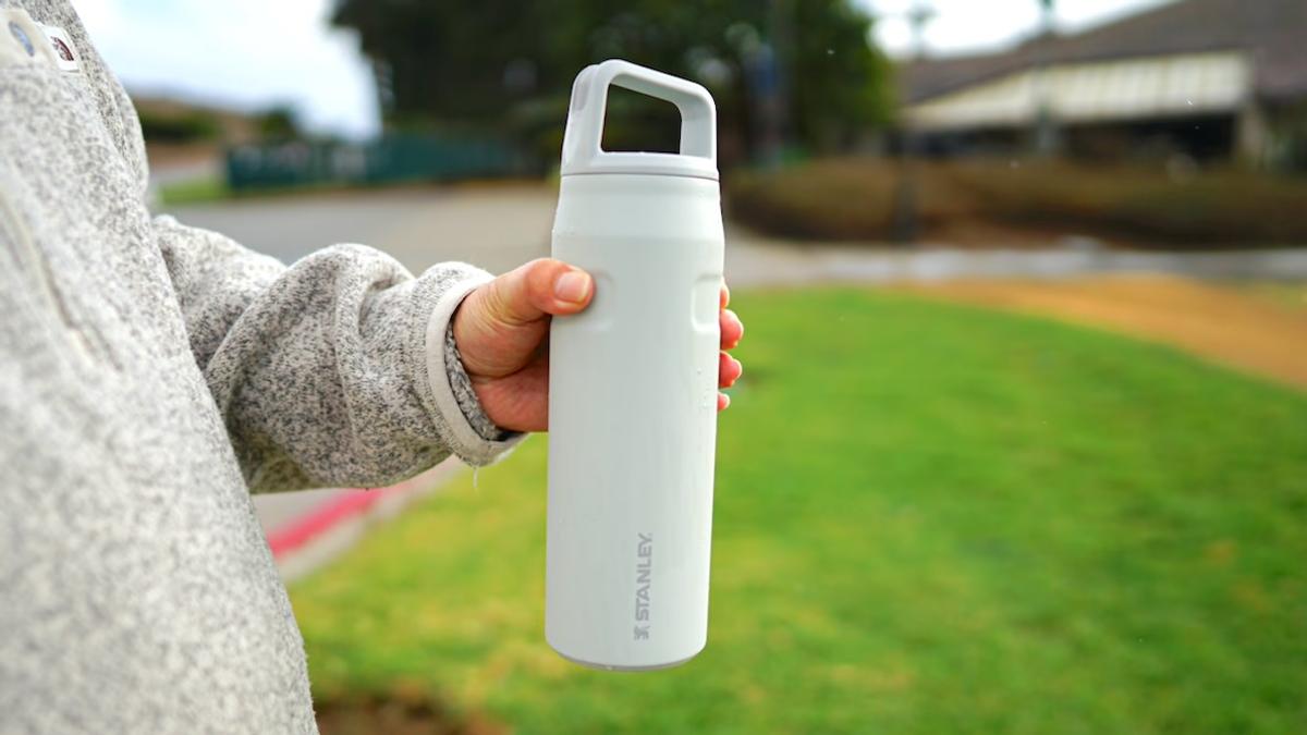 STANLEY 全新「Aerolite 真空瓶」顛覆傳統重量設計,輕盈易攜又保冷 STANLEY 全新「Aerolite 真空瓶」顛覆傳統重量設計,輕盈易攜又保冷