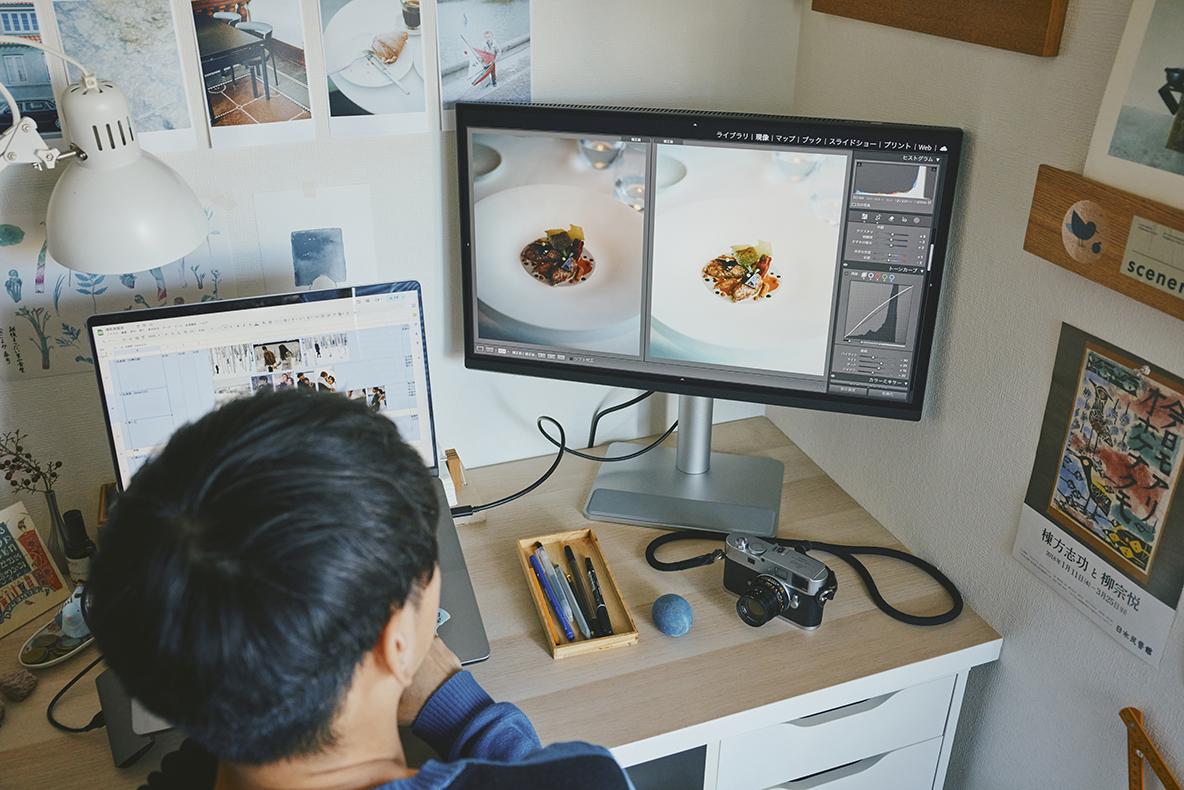統一感のあるデスク環境に必要なのは、この一台でした。MacBook愛用者
