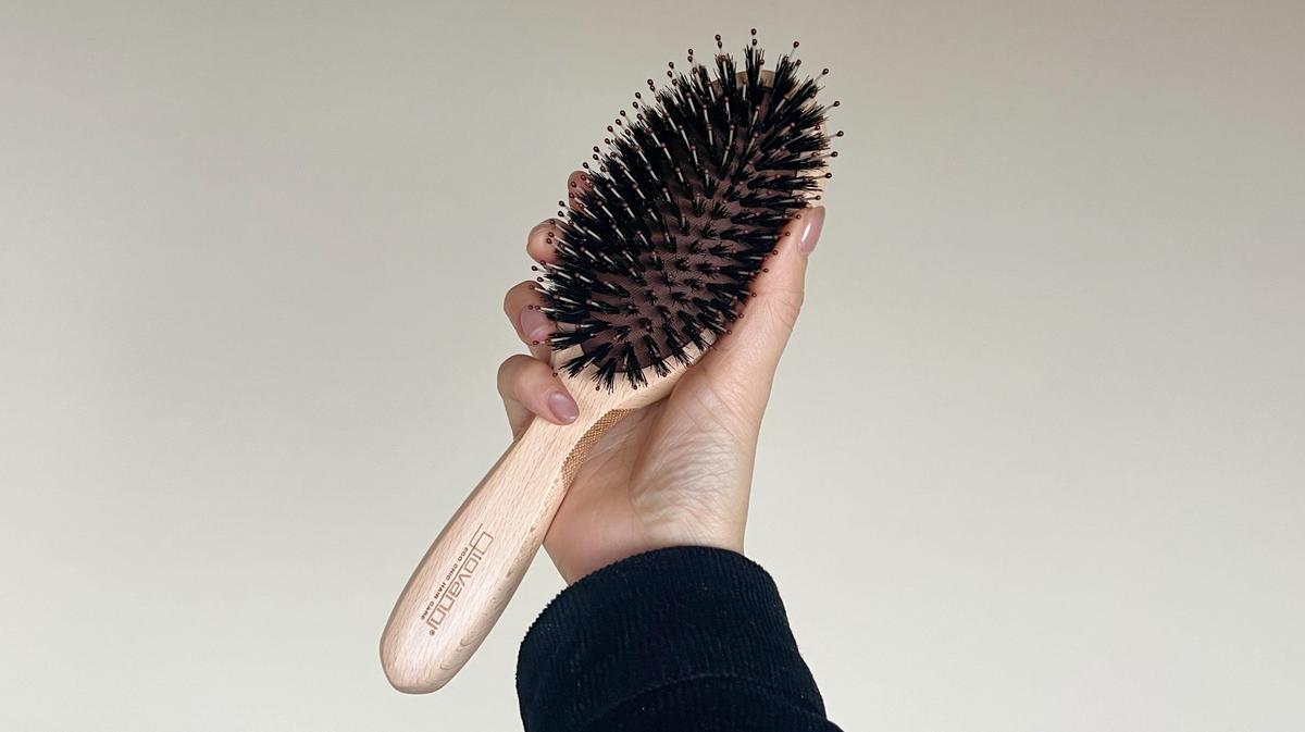 換個梳子頭髮就能變得不一樣!giovanni「Sleeky Brush 2020 梳子」讓頭髮變得閃亮柔順 換個梳子頭髮就能變得不一樣!giovanni「Sleeky Brush 2020 梳子」讓頭髮變得閃亮柔順