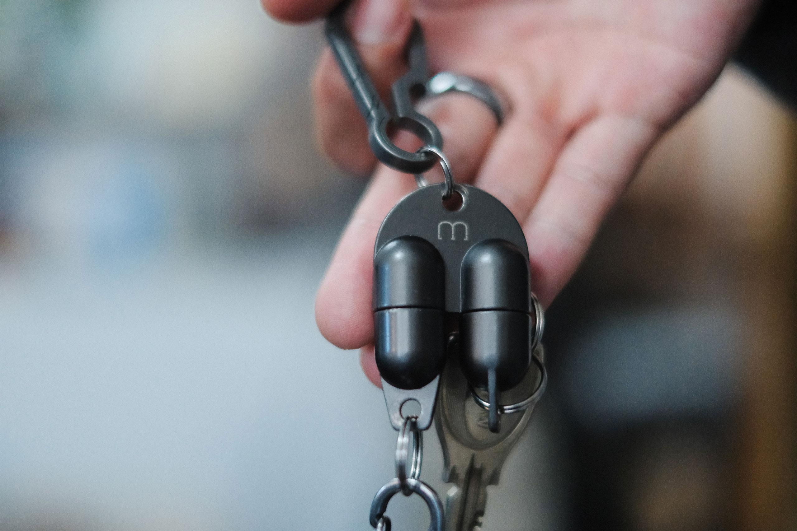 必要な鍵だけスマートに持ち歩く。強力マグネットでサッと交換できる