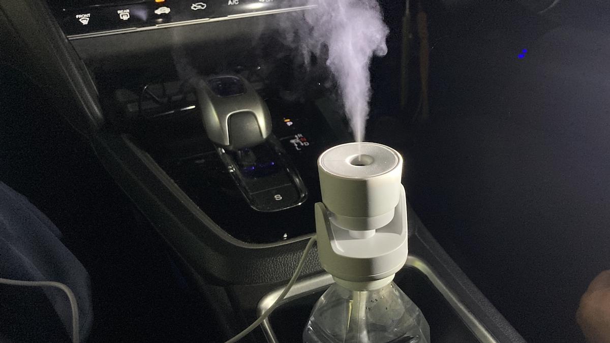 使用「寶特瓶加濕器」解決車內乾燥問題!可放置在飲料架中,讓旅行更加舒適 使用「寶特瓶加濕器」解決車內乾燥問題!可放置在飲料架中,讓旅行更加舒適