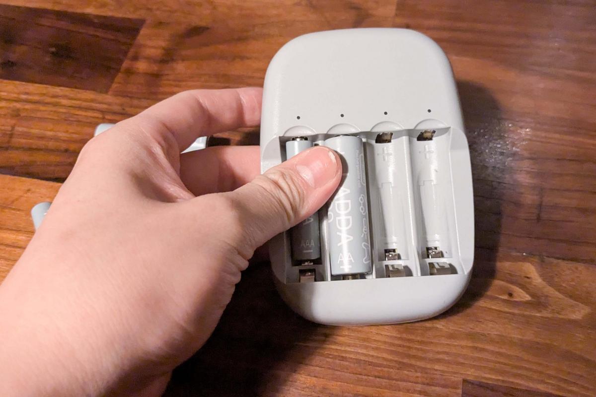 總是忘記充電?這組 IKEA 電池+充電器一次解決所有電池麻煩 總是忘記充電?這組 IKEA 電池+充電器一次解決所有電池麻煩