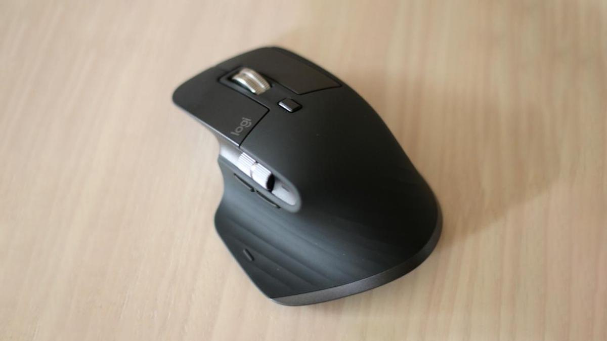 自訂功能鍵超方便!Logitech羅技的「MX Master 3S無線滑鼠」舒適體驗感讓工作效率大幅提升 自訂功能鍵超方便!Logitech羅技的「MX Master 3S無線滑鼠」舒適體驗感讓工作效率大幅提升