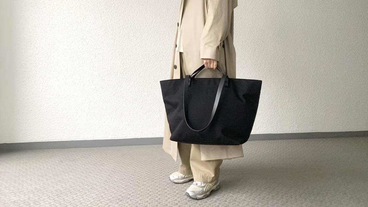 極簡大容量的Aeta「Double handle TOTE托特包」,無論上班日或是旅行中都能派上用場 極簡大容量的Aeta「Double handle TOTE托特包」,無論上班日或是旅行中都能派上用場