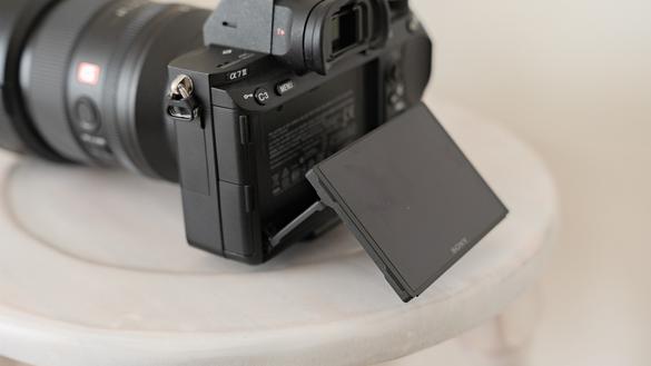 SONY α7 III ミラーレス一眼カメラ SONY】ソニー『α7 III ボディ』ILCE 