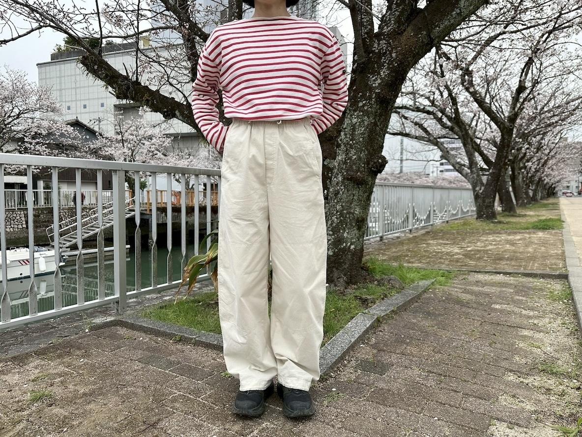 ユニクロUの5,000円で買える「イージーカーブパンツ