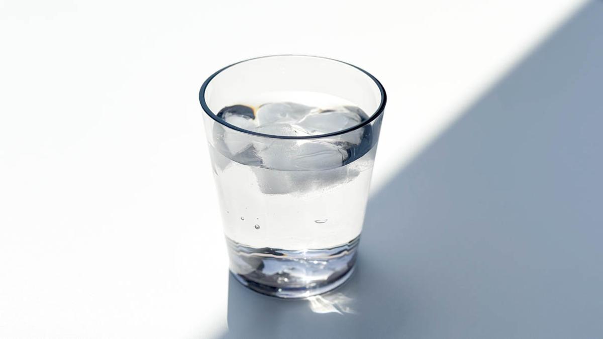 有著玻璃質感卻不易破的「摔不破水杯」，讓午後的飲茶時光變得輕鬆又愜意～