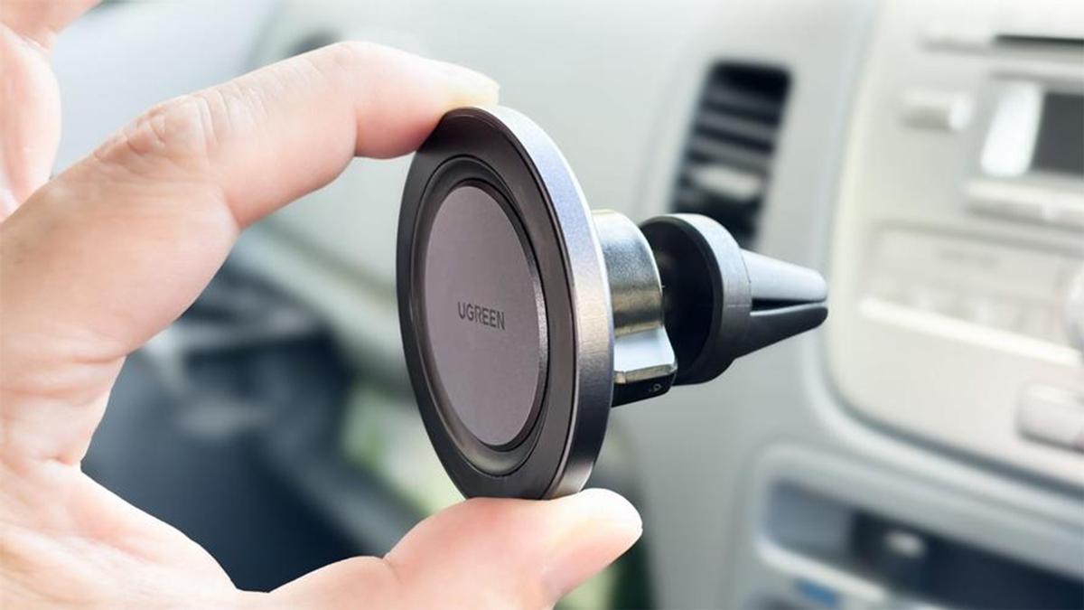 安裝拆卸都超簡單UGREEN綠聯「磁吸車用手機支架」,讓開車導航更加靈活自在 安裝拆卸都超簡單UGREEN綠聯「磁吸車用手機支架」,讓開車導航更加靈活自在