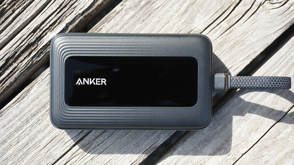 ケーブル一体型&充電残量一目瞭然。Ankerモバ充の「今の買い」は