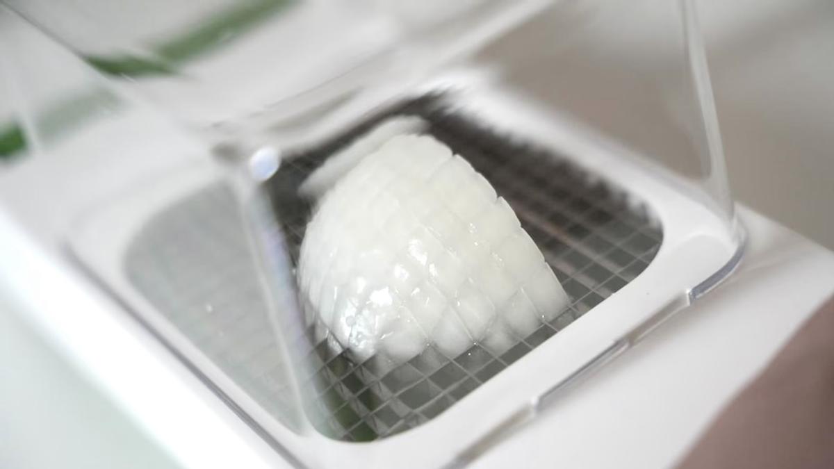 JIC「多功能切菜器」讓切菜不再是件麻煩事,輕鬆快速就能整齊地切開蔬菜 JIC「多功能切菜器」讓切菜不再是件麻煩事,輕鬆快速就能整齊地切開蔬菜