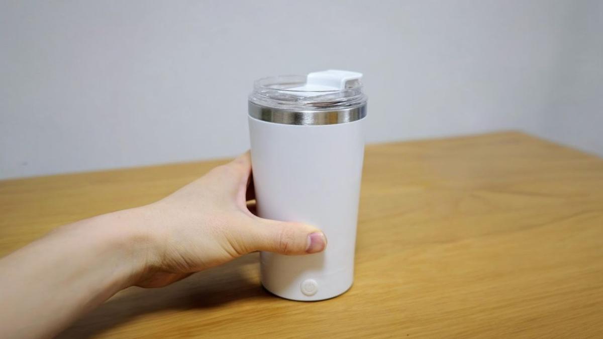 解決粉末飲品結塊問題!Amazon 熱銷電動攪拌杯實測 解決粉末飲品結塊問題!Amazon 熱銷電動攪拌杯實測