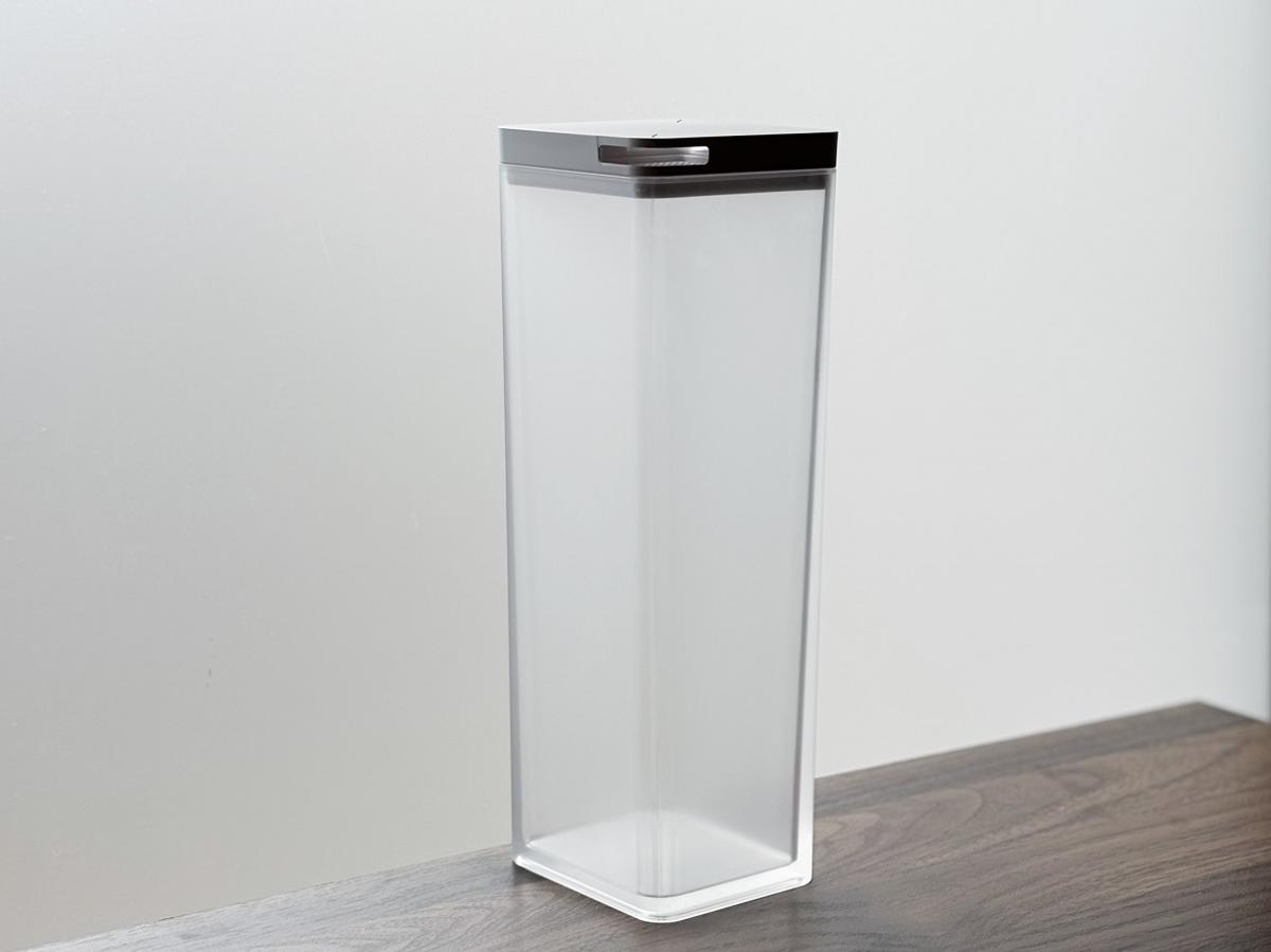 tower「水はね防止フィルター付き両方から注げる冷水筒」の全体