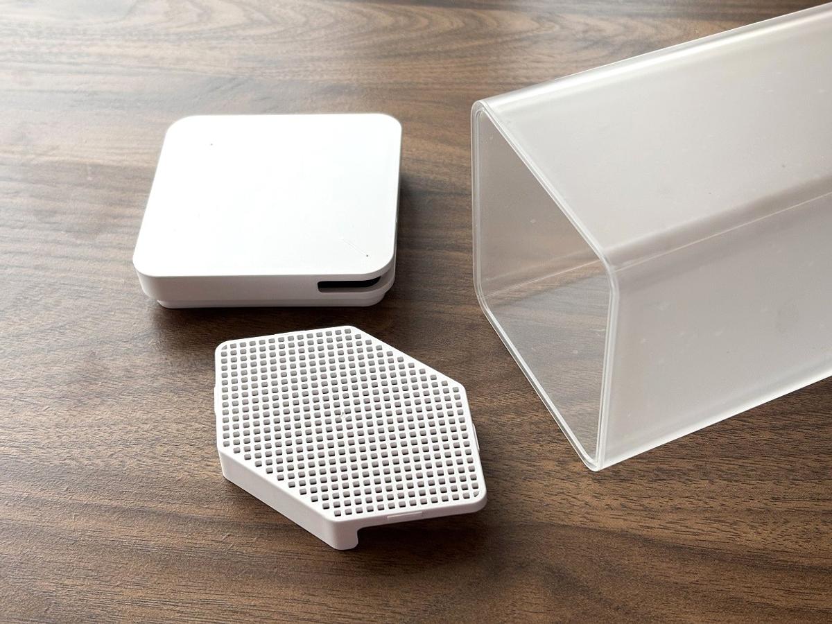 tower「水はね防止フィルター付き両方から注げる冷水筒」を分解した状態
