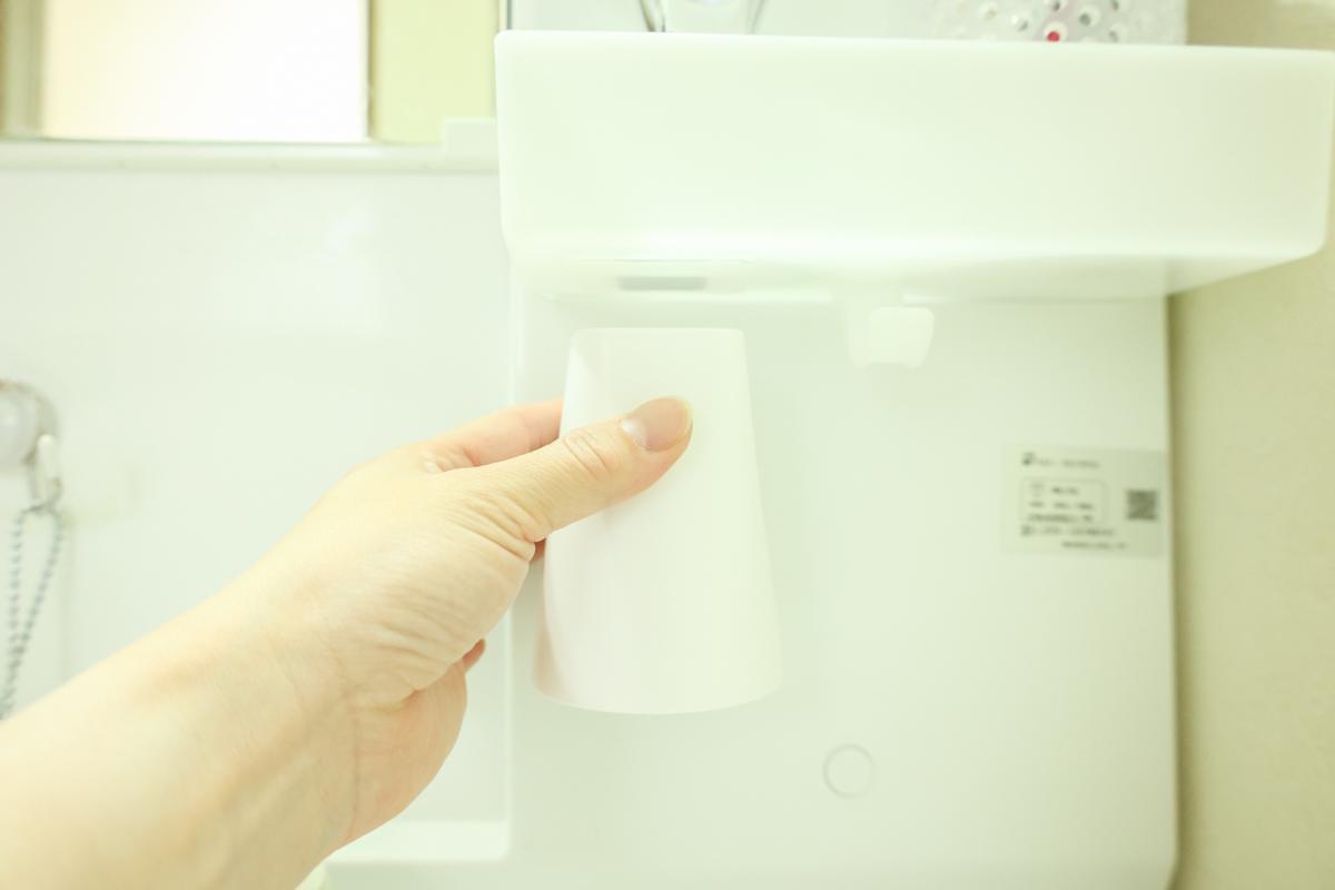 山崎實業 tower「薄膜片洗手台櫃下磁鐵杯塔」