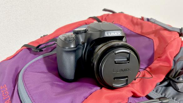 LUMIX DC-F85D-K」、実はコンデジ。なのに超望遠ズームも接写もすごい