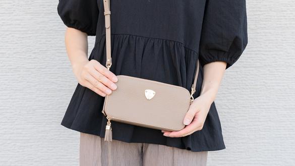 ATAO歴10年以上の私が惚れ直したのは、縦にも横にも使える「お財布 